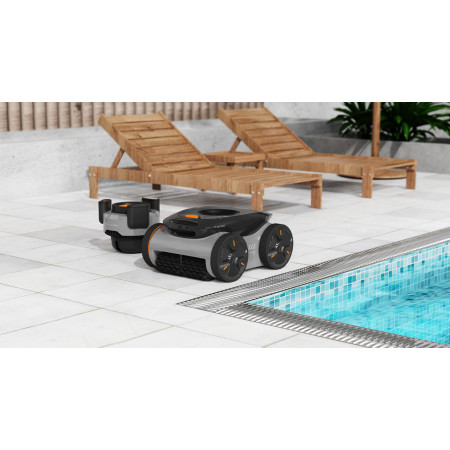 AYI | Robotic Pool Cleaner | P1