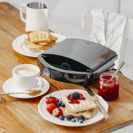 Adler Sandwich Maker | AD 3069 | 750 W | Number of plates 1 | Black