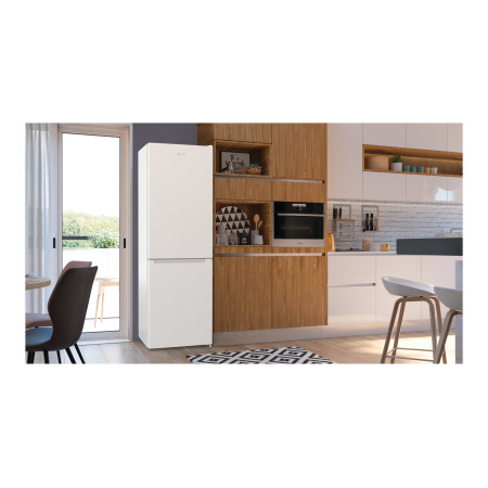 Gorenje Refrigerator | NRK6202EW4 | Energy efficiency class E | Free standing | Combi | Height 200 cm | No Frost system | Fridge