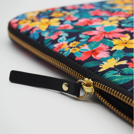 Casyx | SLVS-000023 | Casyx for MacBook | Fits up to size 13 /14 " | Sleeve | Canvas Flowers Dark | Waterproof