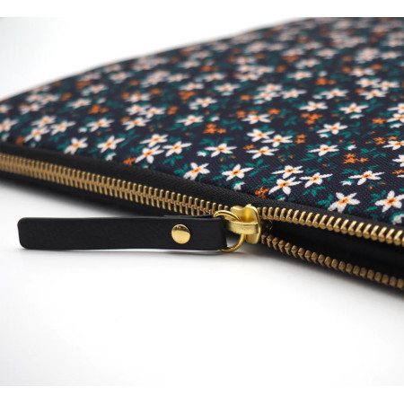 Casyx | SLVS-000013 | Casyx for MacBook | Fits up to size 13 /14 " | Sleeve | Midnight Garden | Waterproof